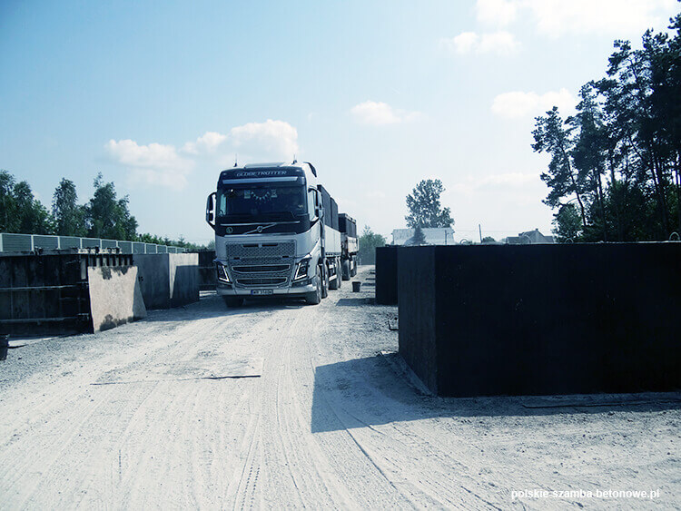 Transport szamb betonowych  w Leżajsku